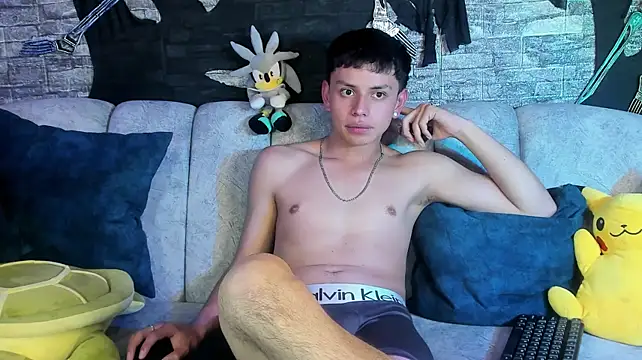 Chat +18 de ryanmilk_ ao vivo