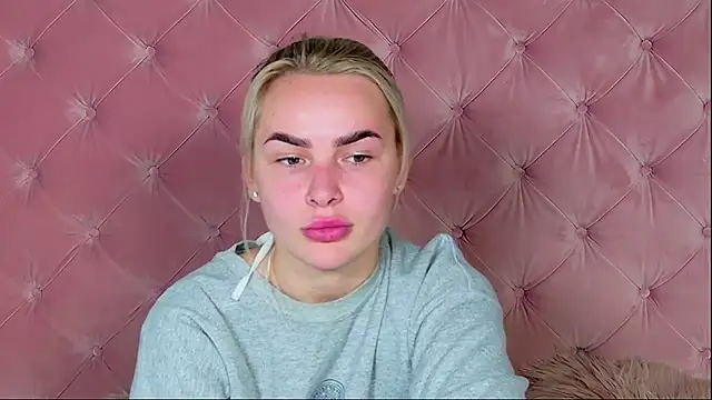 Chat +18 de EmmiLive ao vivo