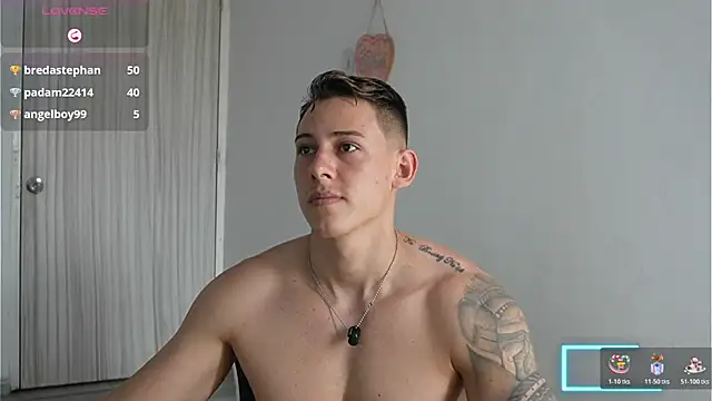 Chat +18 de Muscle_King_Cum ao vivo