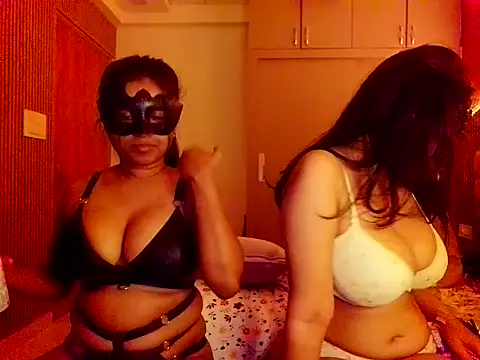 Chat +18 de Desi_Dom_here ao vivo