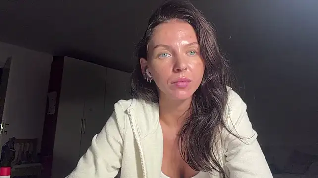 Chat +18 de JanelEheler ao vivo