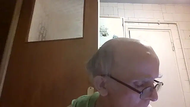 mariusica1@xh live XXX chat
