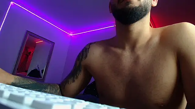 TroyWadee Chat XXX live