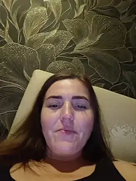 Chat XXX en directo de MilaMature