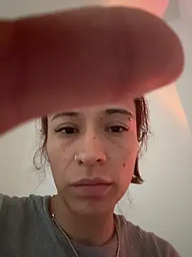 GerberaBlooms77's Live XXX Chat