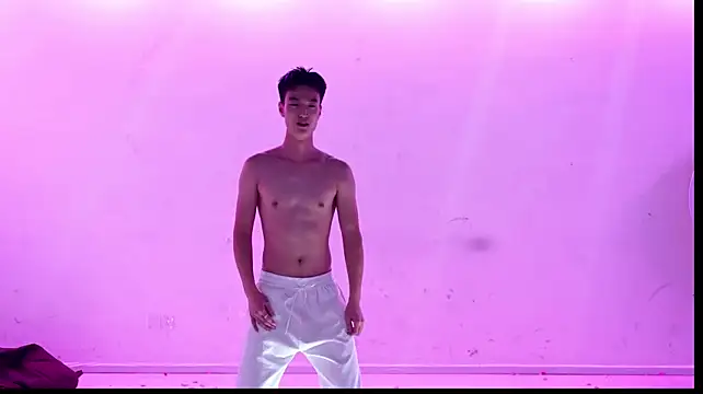 Heartbroken-boys-002 Live XXX-chat