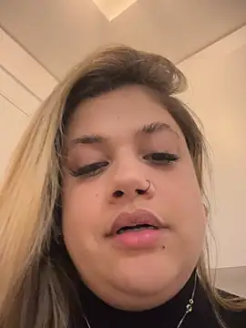 XXX chat uživo modela kahreal