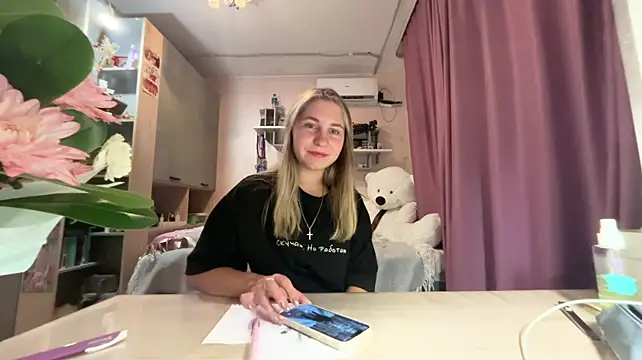 VelvetPinnick XXX чат на живо