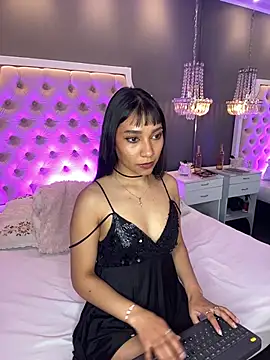 LaylaJames Chat XXX in diretta