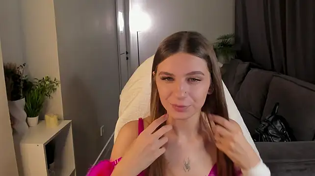 SlyLolo Chat XXX in diretta