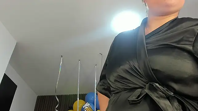 Karla18_ 即時 XXX 聊天