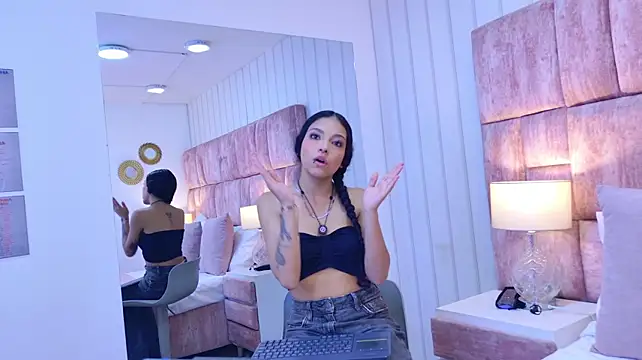 دردشة MiaLaure الجن سية المباشرة