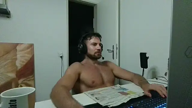 alpha-hunk élő XXX-chatje