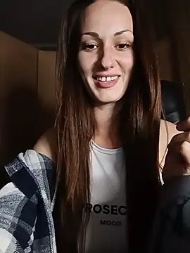 LunaCrystall Adlı Modelin Canlı XXX Sohbeti