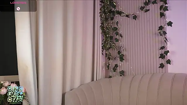 دردشة NoraQue الجنسية المباشرة