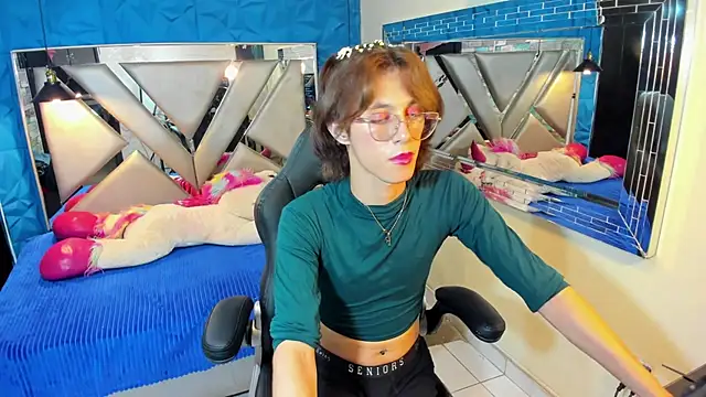 XXX chat uživo modela Jav_Frank