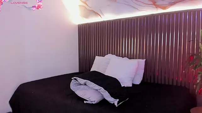 HoneyMilf_ 即時 XXX 聊天