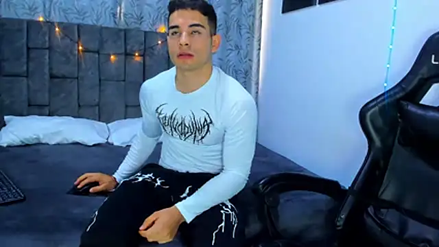 DarellTheseo – Naživo XXX chat