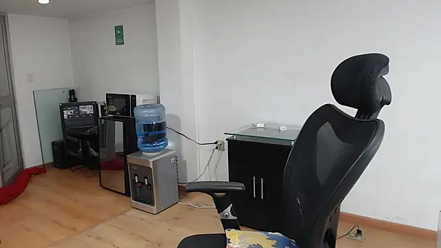 aisha_latina – Live XXX-chat