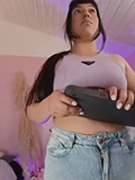 Emily_Roussee Live XXX-chat