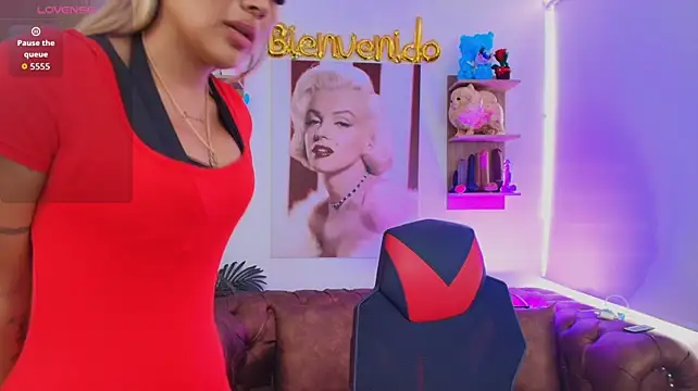 XXX chat uživo modela SALOOMEE__