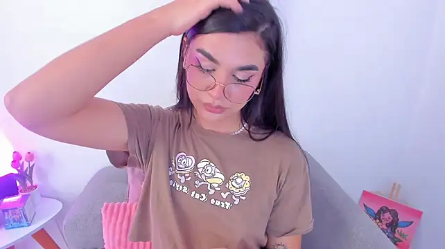 RoseCassie live XXX chat