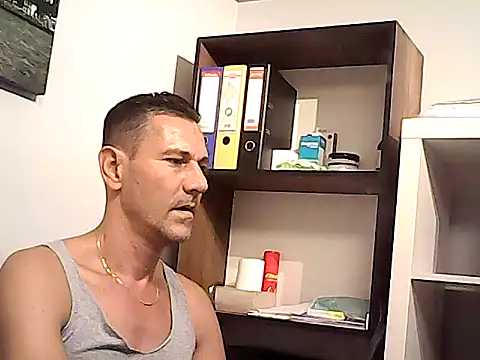 mastercharisma35のライブXXXチャット