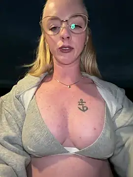 LinaLeana Adlı Modelin Canlı XXX Sohbeti