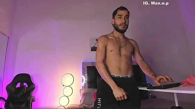 maxpower830 Live XXX-chat