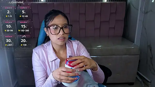 Eimy18_b – Naživo XXX chat