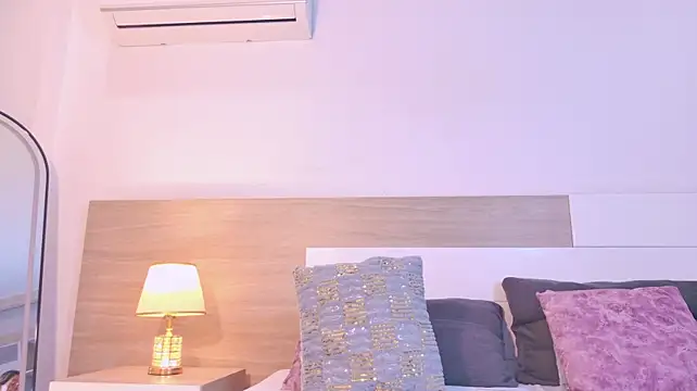 Chat +18 de KristhenBella ao vivo