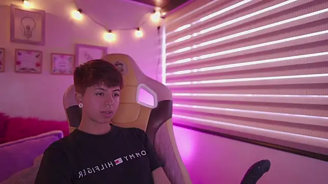 tommy_blue 라이브 XXX 채팅