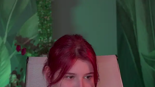 JulliaMooren Live XXX chat