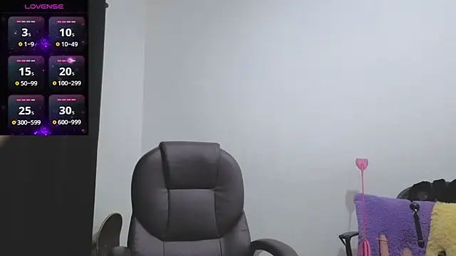 Chat +18 de Kiara-Rider ao vivo