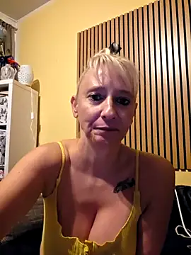 XXX chat uživo modela JadeVelvet-