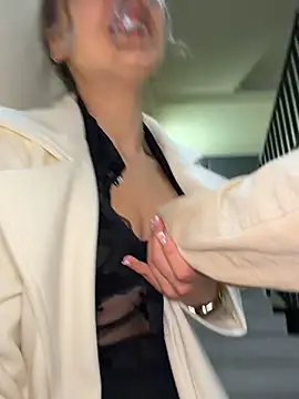 Show modela ICrazyOneIRL na web-kameri