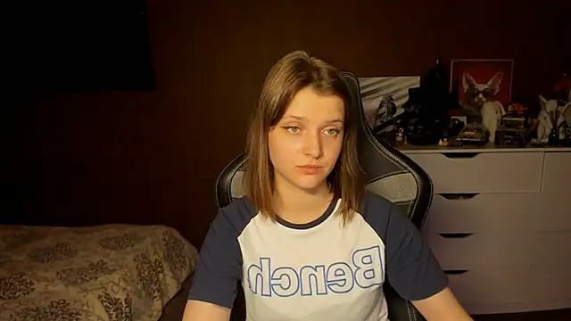 SoniNesti Chat XXX live