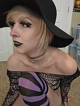 XXX chat uživo modela AmethystFoxx