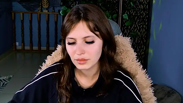 Chat +18 de LolaDominara ao vivo