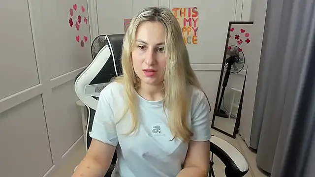 XXX chat uživo modela MissLunariaa