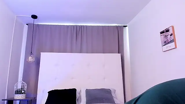Chat +18 de Thiago_Vega__ ao vivo