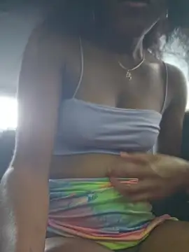 Chatroom XXX en direct de CreamyBellaXo