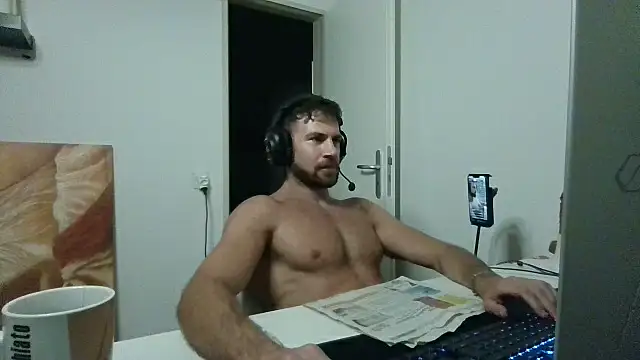 alpha-hunk élő XXX-chatje