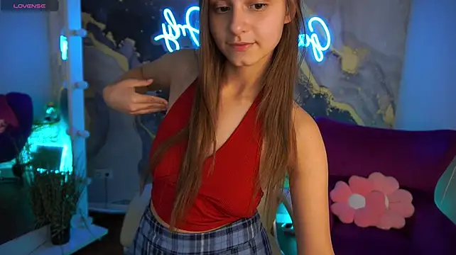 TinyNatalie Adlı Modelin Canlı XXX Sohbeti