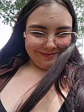 Chat +18 de Julieth85_ ao vivo