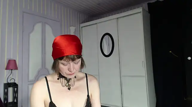 MarquisedeSade's Live XXX Chat