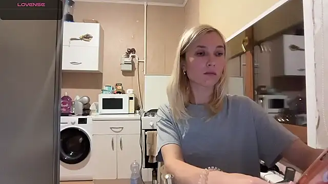 Chat +18 de AngelJeni ao vivo