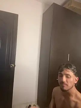 Chat XXX en directo de Kriss_Edwards