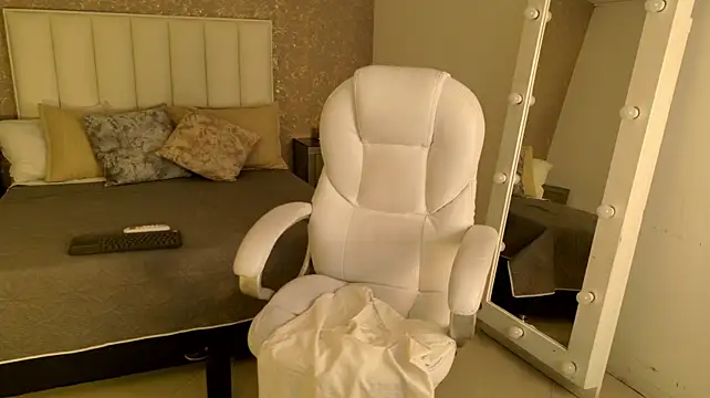 XXX chat uživo modela JordanMiller_