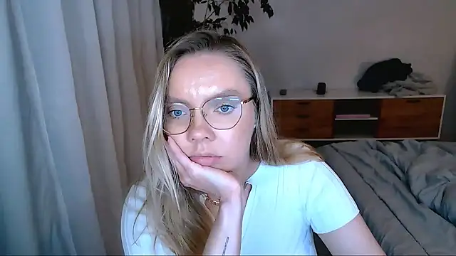 PolinaXXXXXJones' Live XXX Chat